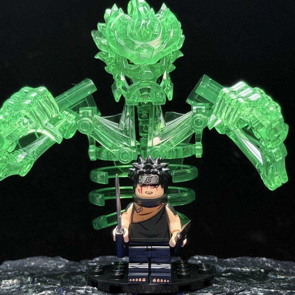 Naruto Shisui Uchiha Minifigure with Green Susanoo Armor Form Display Set